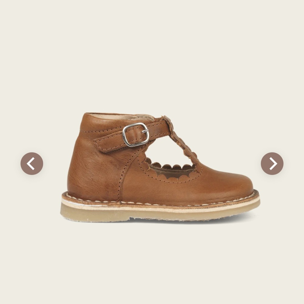 Petit nord t bar scallop shoes